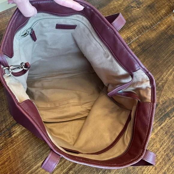 Leatherology | Aleena Soft Zippered Tote in Bordeaux - Full Grain Leather - Picture 10 of 16